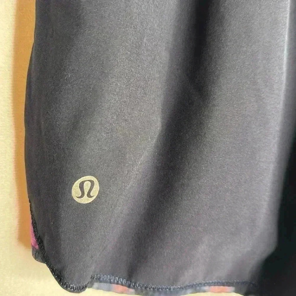 Lululemon Colorful Polkadot High  Rise Reversible Shorts 4" - Picture 7 of 7